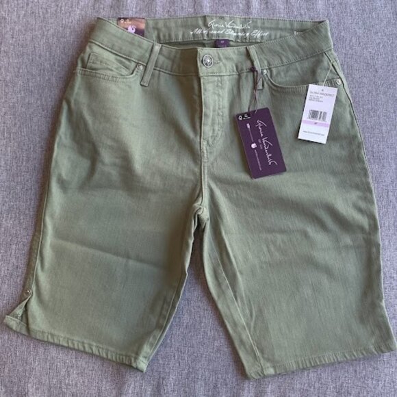 Gloria Vanderbilt Women's Mid Rise Feminine Cut Bermuda Short, Sage, 6P - Picture 5 of 7